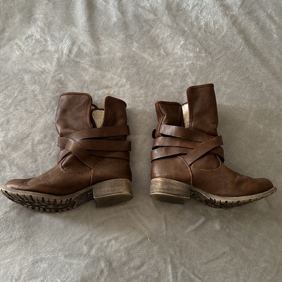 Y2K Maurice’s brown  leather fur ankle boots - Picture 3 of 6